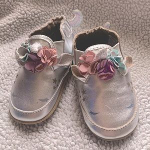 Silver unicorn Robeez girls shoes 12-18 mos